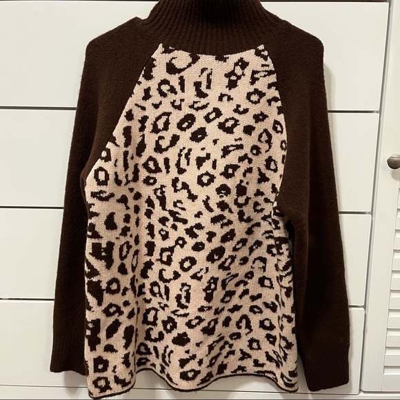 Blue B Cheetah & Brown turtleneck sweater NWT - Picture 2 of 7